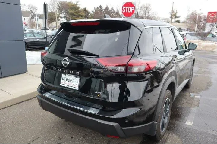 $23549 : Nissan Rogue 2025 AWD SV 4dr image 5