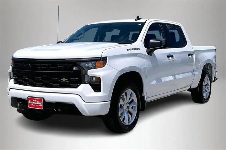 Chevrolet Silverado 1500 202 image 3