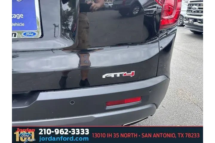 $31413 : GMC Acadia 2023 4x4 AT4 4dr image 8