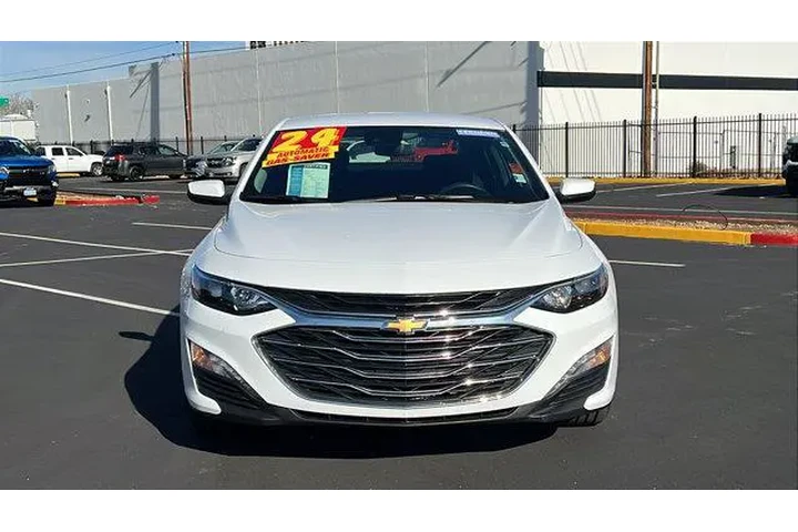 $20984 : Chevrolet Malibu 2024 LT 4dr image 2