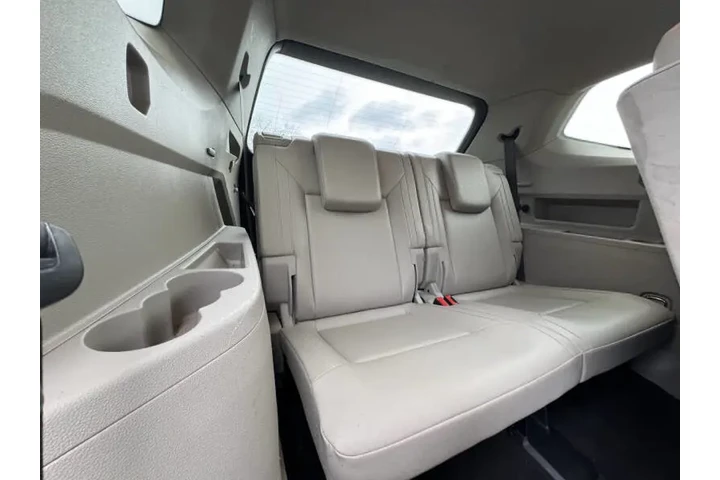 $8999 : 2018 Atlas V6 SE image 10