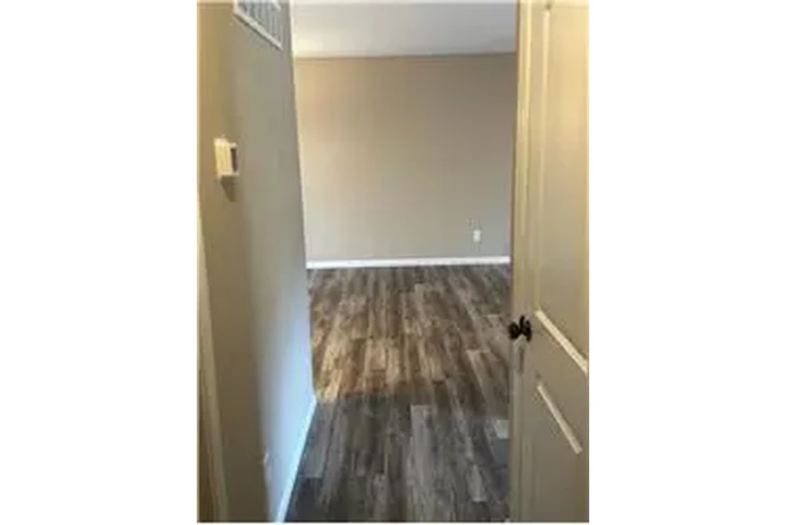 $1695 : Rental property with 3 bedro image 8