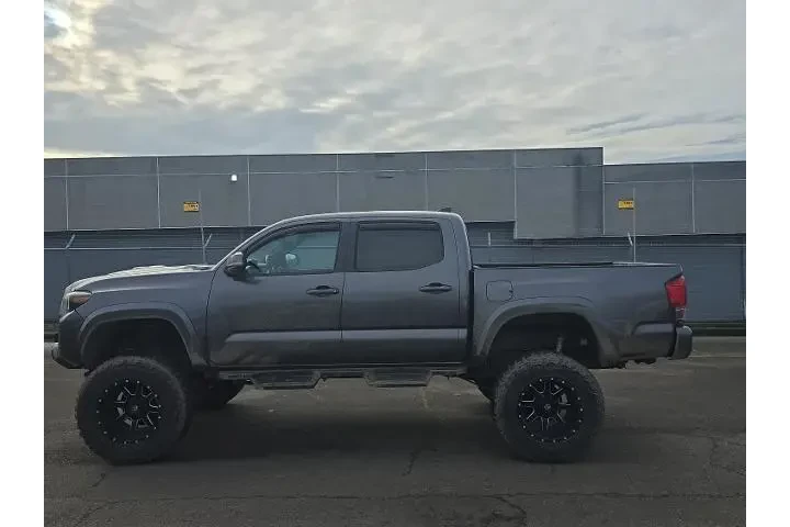 $31000 : Toyota Tacoma 2017 4x4 TRD S image 2