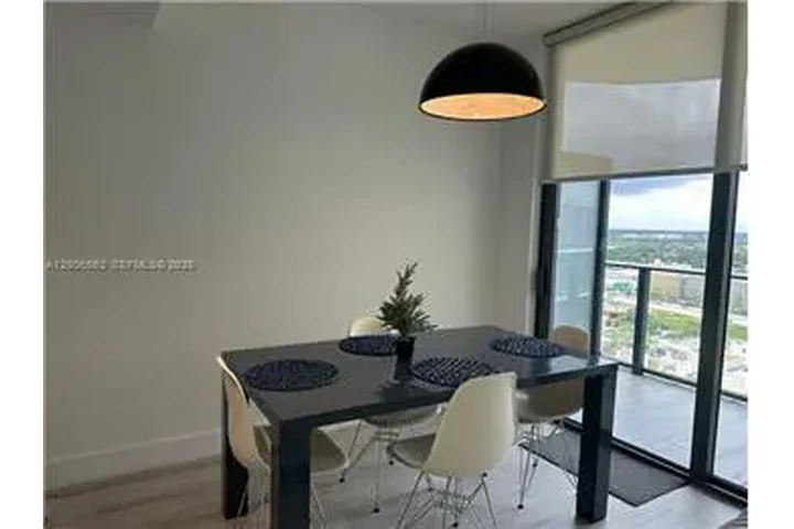 $4200 : Rental property with 1 bedro image 3