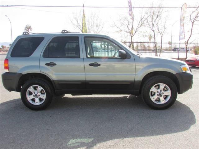 $8995 : 2005 Escape XLT image 3