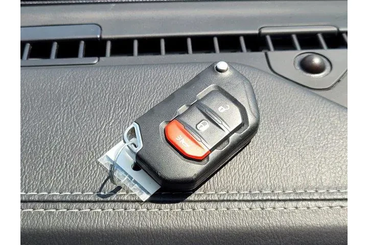 $30395 : Jeep Gladiator 2023 4x4 Over image 10