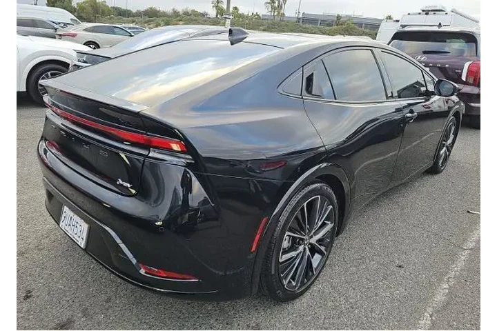 $28800 : Toyota Prius 2025 LE 4dr Hat image 2