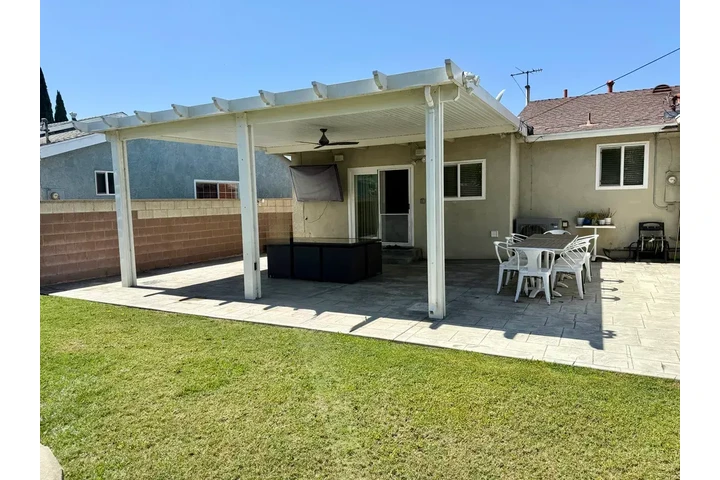 $1550 : Garden Grove Blvd image 10