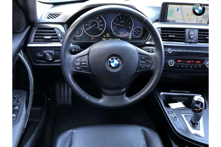 $10990 : 2015 BMW 3-Series 320i Sedan image 8
