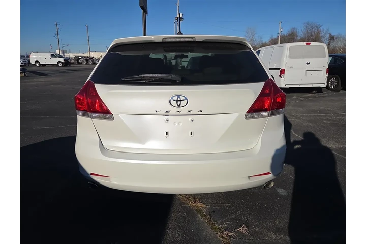 $11995 : 2009 Venza 4X2 V6 image 4