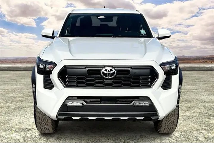 $37491 : Toyota Tacoma 2024 4x4 SR5 4 image 2