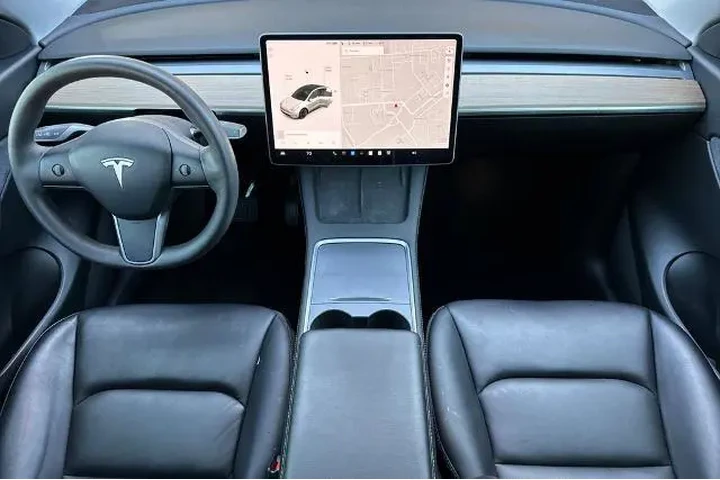 $30720 : Tesla Model Y 2022 AWD Long image 5
