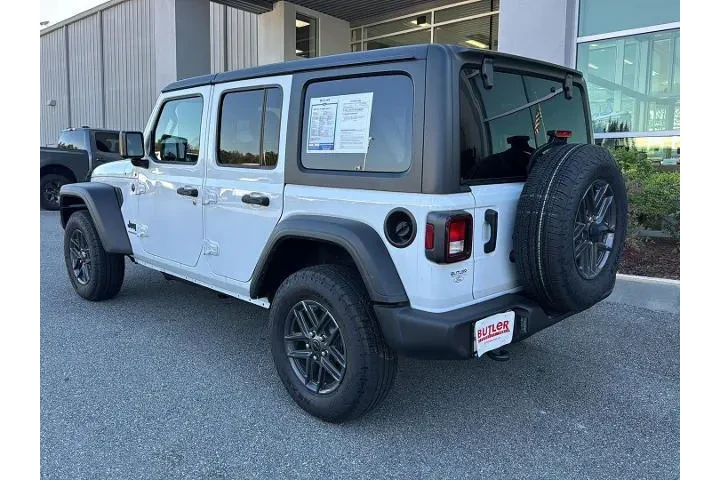 $32400 : Jeep Wrangler 2024 4x4 Sport image 3