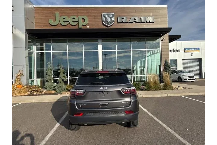 $18988 : Jeep Compass 2023 4x4 Latitu image 3