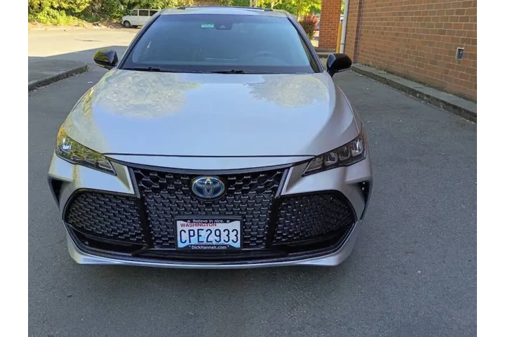 $29900 : 2022 Avalon Hybrid XSE Nights image 3