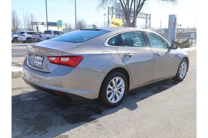 $15990 : Chevrolet Malibu 2023 LT 4dr image 10