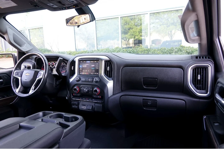 $27995 : 2021 Silverado 1500 2WD Crew image 7