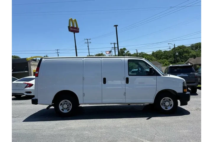 $18995 : 2020 Express 2500 image 7