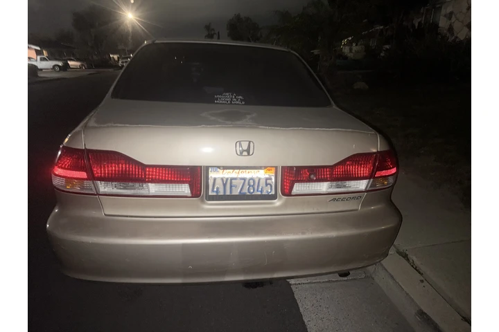 $1600 : Honda accord image 2