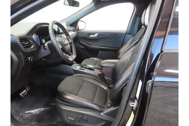 $22195 : Ford Escape 2024 ST-Line 4dr image 5