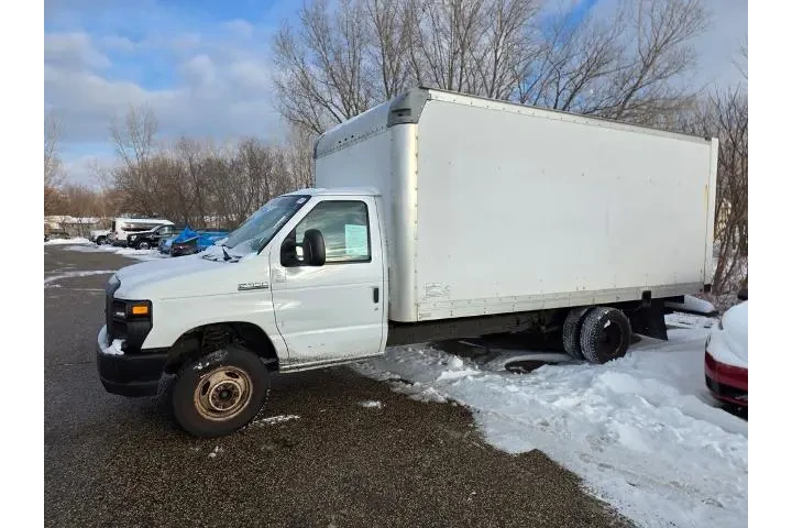 $10467 : Ford E-Series 2017 E-350 SD image 2