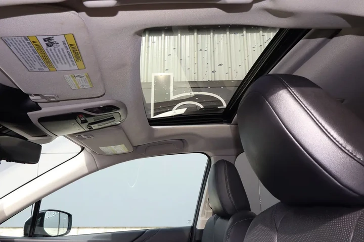 $28988 : 2024 Outback Touring XT AWD image 8