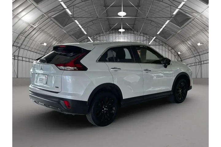 $17995 : Mitsubishi Eclipse Cross 202 image 3