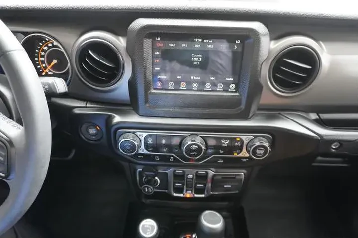 $37725 : Jeep Gladiator 2023 4x4 Spor image 7