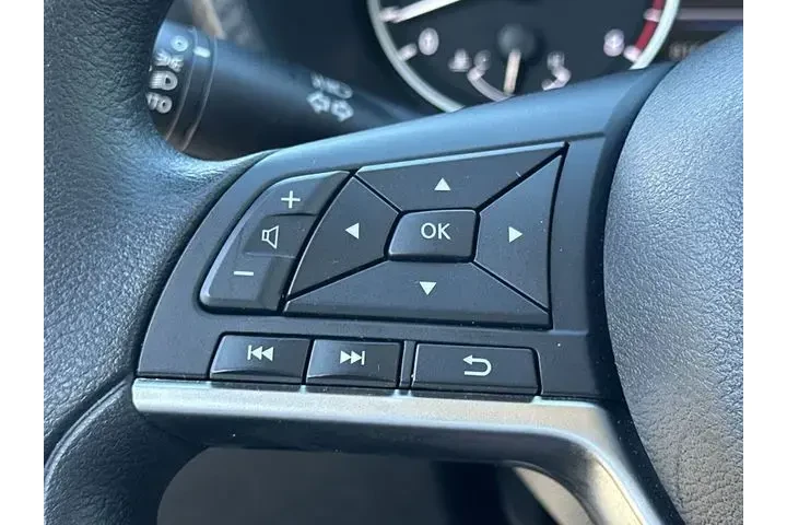 $17649 : Nissan Sentra 2025 SV 4dr Se image 10