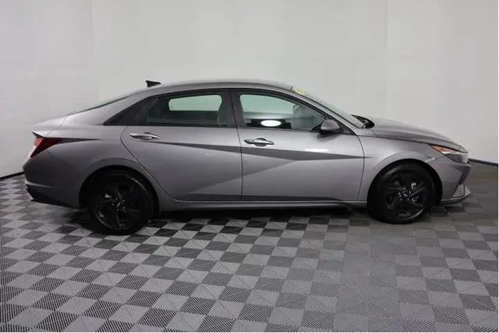 $18649 : Hyundai ELANTRA 2023 SEL 4dr image 9