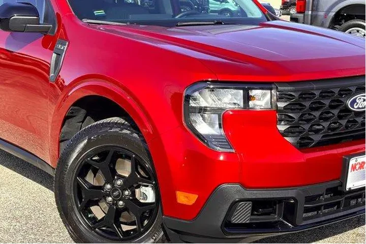 $29977 : Ford Maverick 2025 AWD XLT 4 image 3