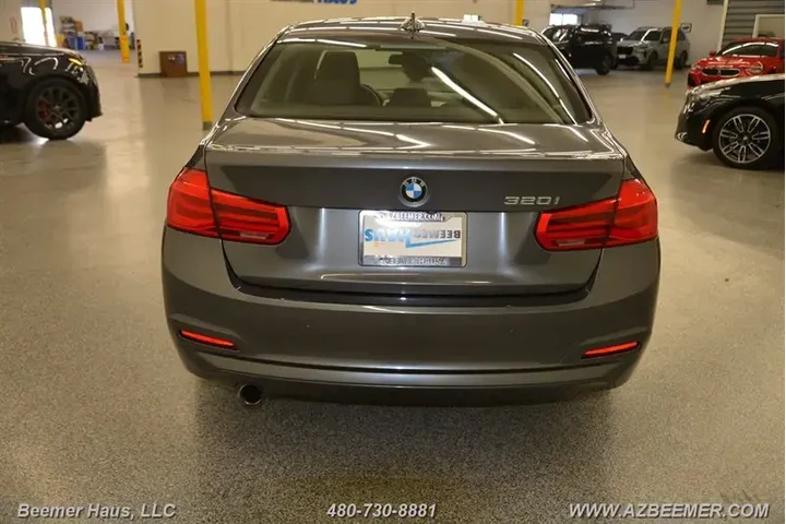 $11998 : BMW 3 Series 2018 320i 4dr S image 9