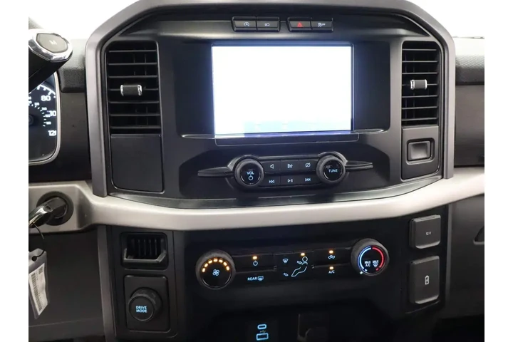 $29790 : Ford F-150 2023 4x2 XLT 4dr image 8