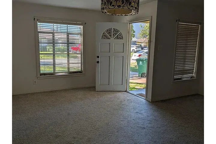 $800 : Acogedor dos dormitorios image 8