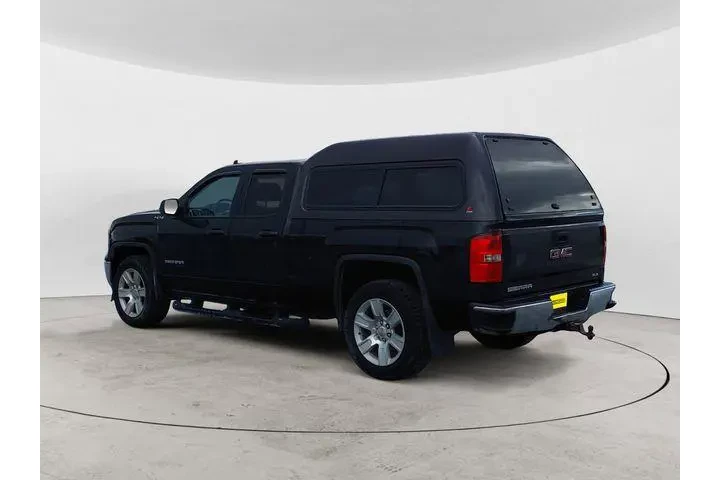 $17561 : GMC Sierra 1500 2015 4x4 SLE image 3