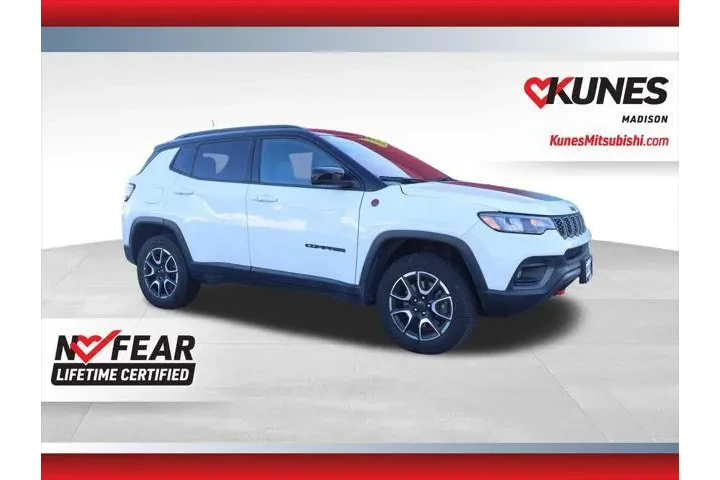 $23677 : Jeep Compass 2025 4x4 Trailh image 1