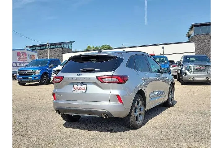 $18794 : Ford Escape 2023 ST-Line 4dr image 5