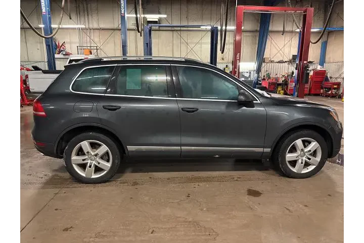 $6996 : Volkswagen Touareg 2012 AWD image 5