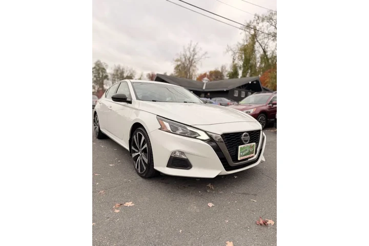 $11995 : 2019 Altima 2.5 SR image 6