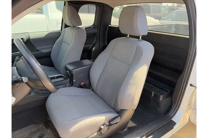 $27000 : Toyota Tacoma 2021 4x2 SR5 4 image 8