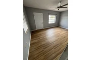 $2300 : Rento apartamento en Hialeah thumbnail