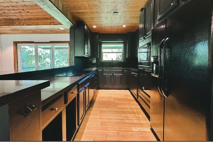 $1700 : Esta casa de 3 habitaciones y image 6