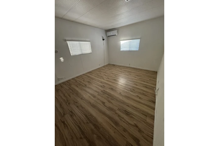 $1200 : Cypress- cuarto grande/baño image 1