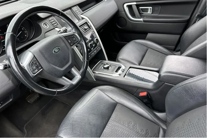 Land Rover Discovery Sport 2 image 9
