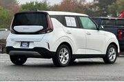 $16990 : Kia Soul 2024 LX 4dr Crossov thumbnail