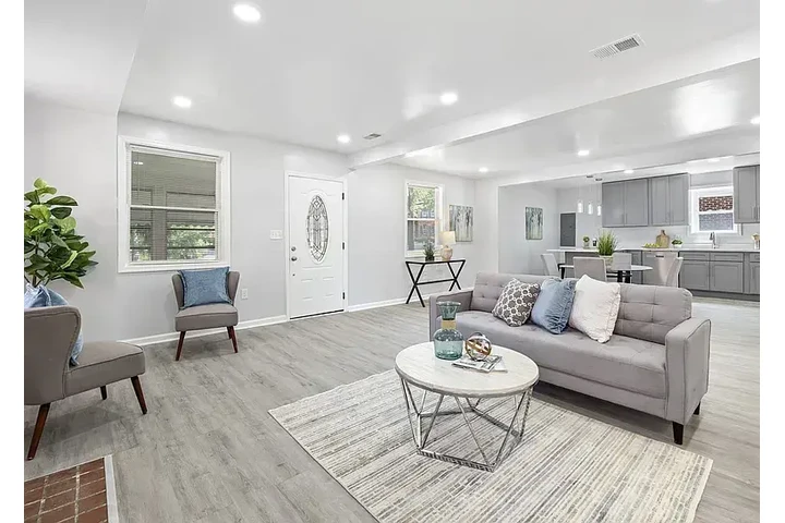 $5450 : HOUSE RENT IN WASHINGTON DC image 6