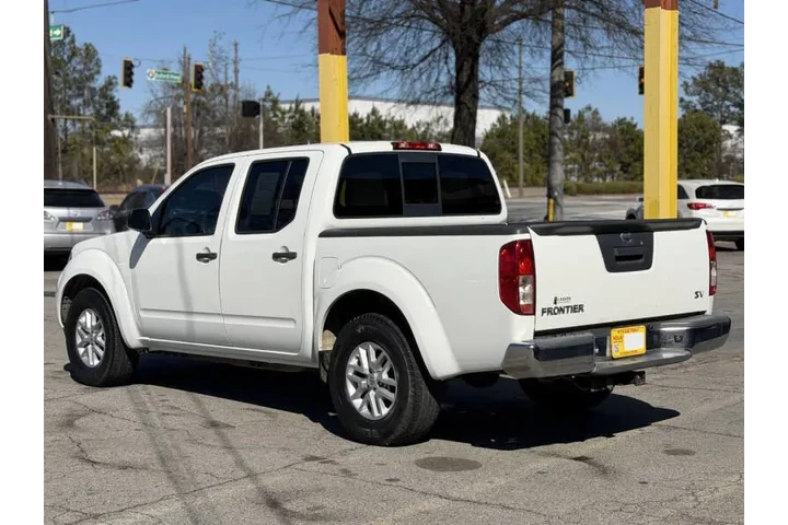 2015 Frontier SV image 5