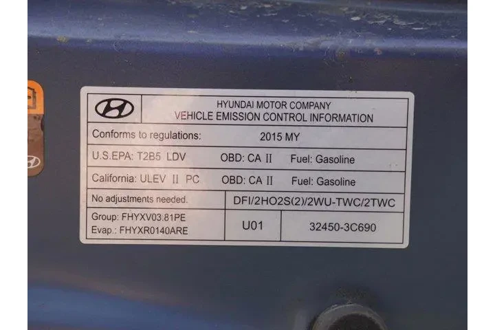 $15925 : Hyundai Genesis 2015 3.8L 4d image 5