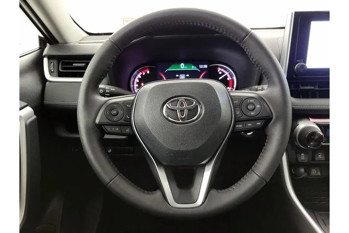 $35998 : Toyota RAV4 2024 AWD XLE 4dr image 10