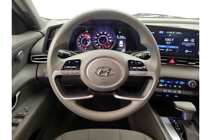 $18998 : Hyundai ELANTRA 2023 SEL 4dr image 10